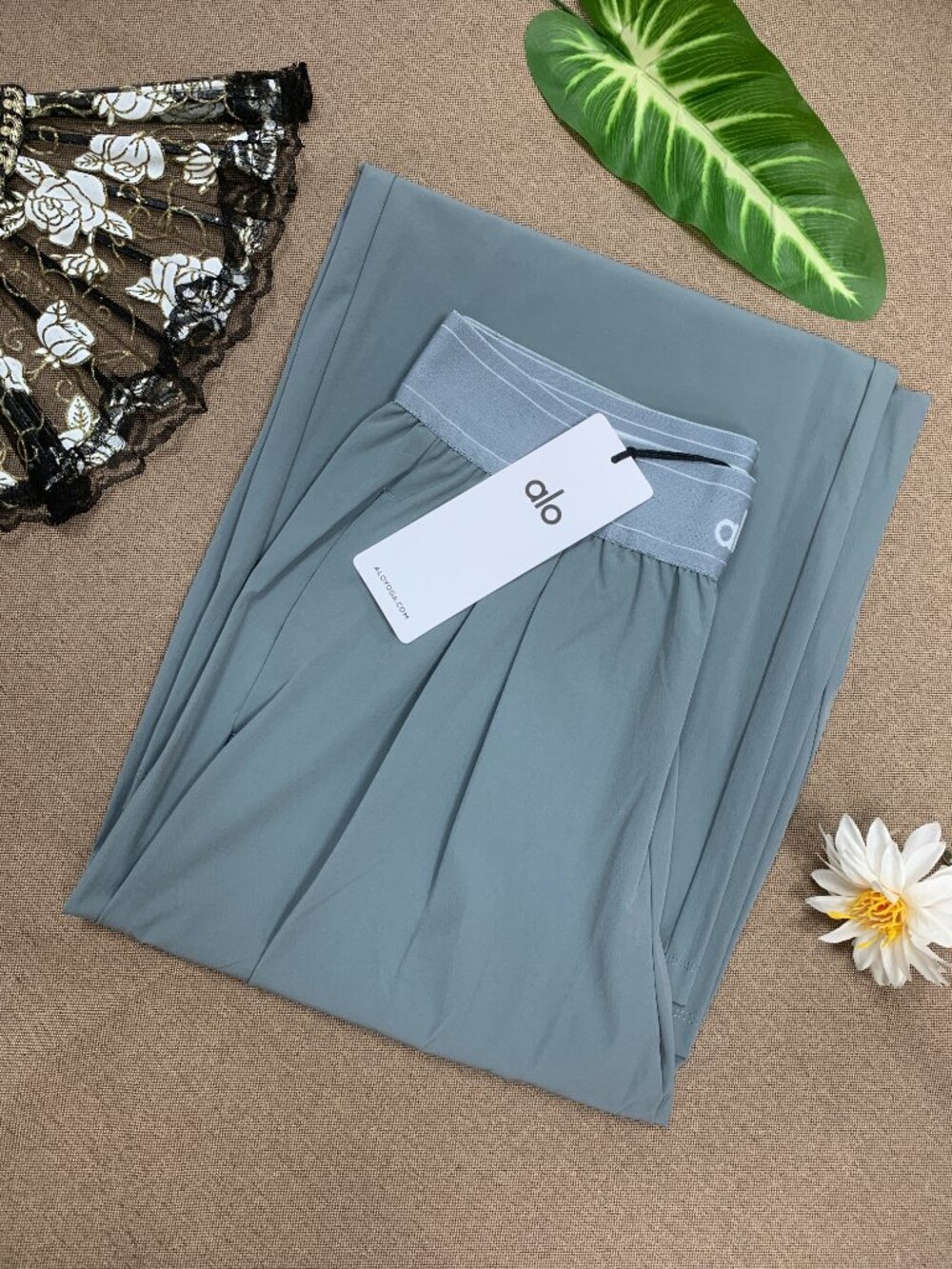 NWT ALO Yoga Steel Grey Suit Up Trouser 30" Inseam (Regular)๐ฉโ๐ผ - Picture 7 of 7